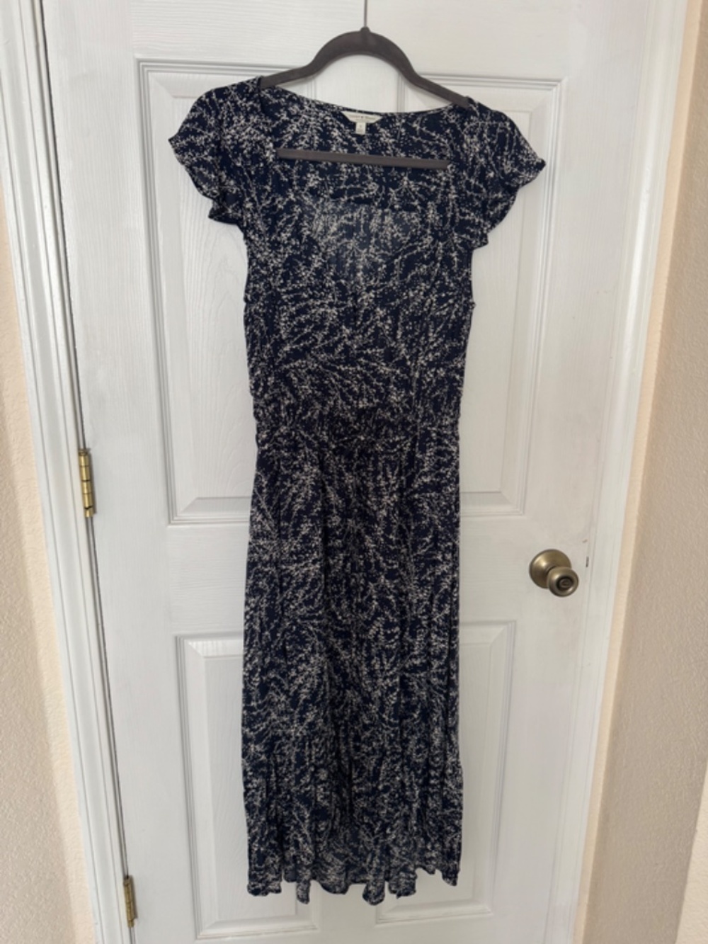 Lucky Brand Navy Floral Button Front Dress size small never worn NWOT